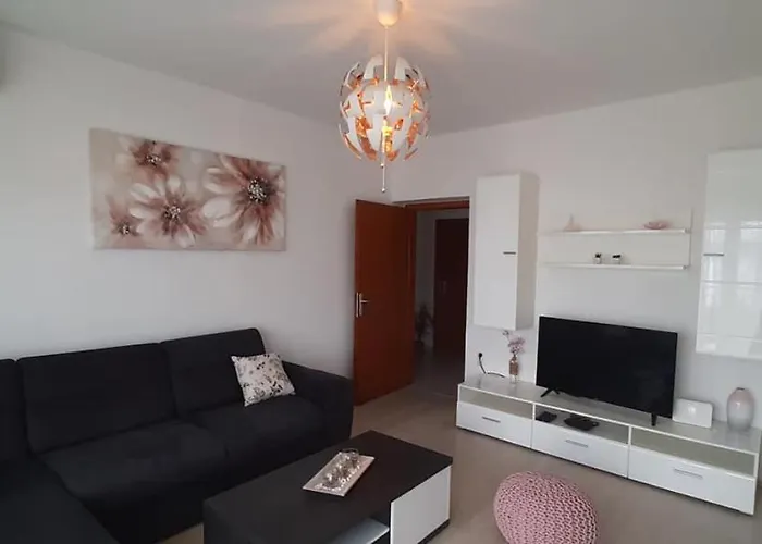 Apartment Lukrecija