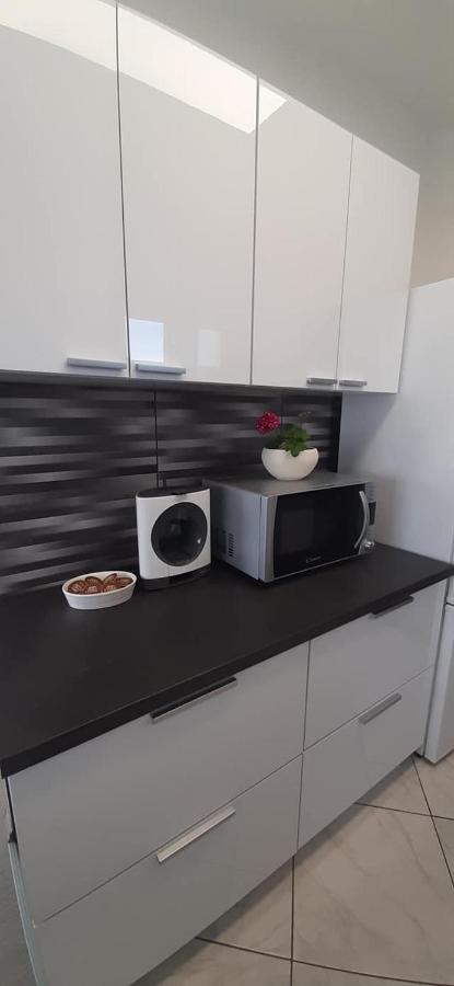 Apartment Lukrecija *
