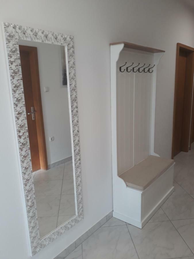 Apartment Lukrecija